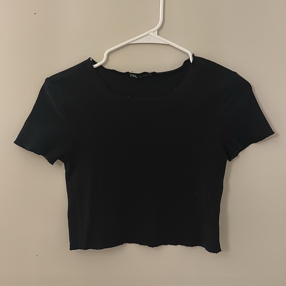 ZARA BLACK CROP TEE